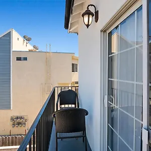 spacious-private-gated-modern-loft-close-to-universal.topanaheimhotels.com/